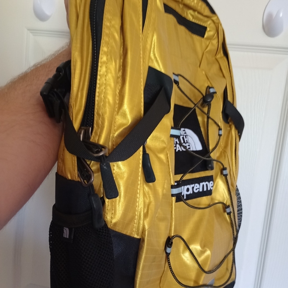 Authentic Supreme The North Face Gold Backpack - New - Picture 2 of 5